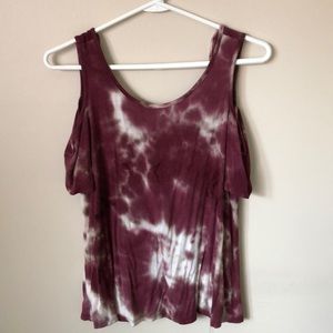 Shoulder-less top